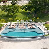 The Couples Condo by Acomodo