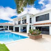 Villa Carisma by Acomodo Vistamar