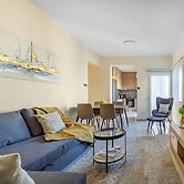 74 Prokymea- Steps From the Sea, Downtown, Balcony