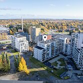 Modern 2BR Apt with Sauna & Free Parking