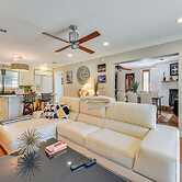 7 Mi to Downtown Tampa: Home w/ Fire Pit & Grill!