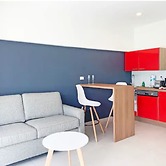 Lovely One Bedroom Apartment w Amazing Location