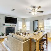 Lumberjack Hideaway Near Campus in Nacogdoches!