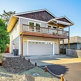 Coastal Oregon Home: Walk to Dock!