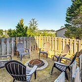 Coastal Oregon Home: Walk to Dock!