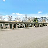 Lost Trail Resort