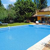 Pretty Provencal Style Holiday Home With Communal Pool, Noves