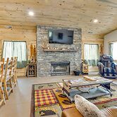 South Dakota Nature Getaway w/ Hot Tub