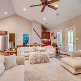 Home w/ Hot Tub, 1 Mi to Wintergreen Resort Slopes