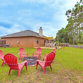 Pensacola Home w/ Fire Pit, 7 Mi to Beaches!