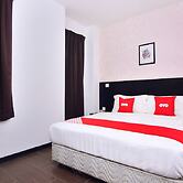 OYO 43959 Astana Hotel