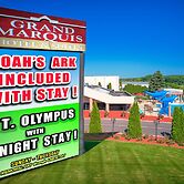 Grand Marquis Waterpark Hotel & Suites