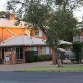 Red Cliffs Colonial Motor Lodge