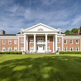 White Springs Manor a Belhurst Property