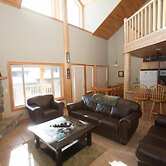 Creekview Court by Apex Accommodations