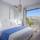 Xenia Residence & Suites