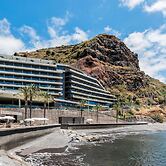 Saccharum Resort