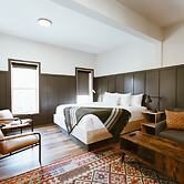 The Flying Steamshovel Inn