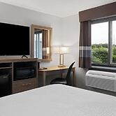 Ramada by Wyndham Cedar Rapids South