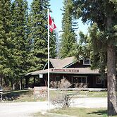 Kootenay Park Lodge
