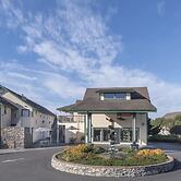 Emerald Dolphin Inn & Mini Golf