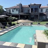 Africa Paradise Airport Boutique Hotel