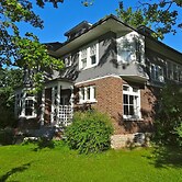 The Captain's House B&B