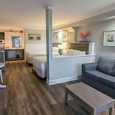 Islander Hotel & Resort