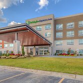 Holiday Inn Express & Suites Tulsa Midtown by IHG