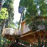 Hotel Les Cabanes Dans Les Bois