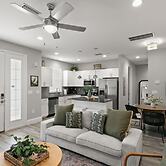 Canopy Cove Stunning 2BR Apt Heart of Downtown