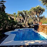 Oasis Hill Botanical Garden