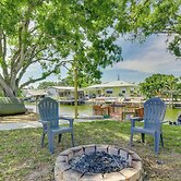 Waterfront Okeechobee Getaway w/ Backyard Dock!