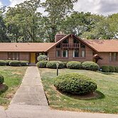 Retro Ohio Home on 1-acre Property