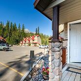 Stone Creek Chalet by Fernie Lodging CO