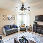 Cozy Corner Oasis With Hot Tub 4 Bedroom Home