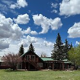 Mount Peale Country Inn and Cabins
