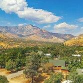 Idyllic Home in Kernville w/ Private Beach Access