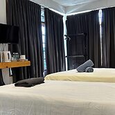 Riverbank Dungun Guesthouse & Cafe