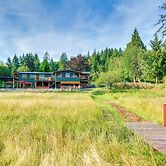 Washington Gem on 8.5 Acres: Clamming Nearby!