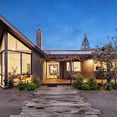 Galene Getaway Walk to Beach Pool Fire