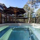 Onyx Retreat Healesville Luxury Lodge x Hot Tub