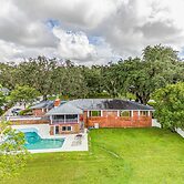 Beautiful Lake View Retreat Drivable To Theme Parks 3 Bedroom Home