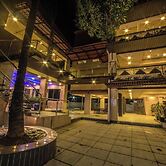 Amansaraa Bhide Retreat