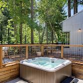 Mill Creek by Avantstay Modern Design, Patio, Hot Tub