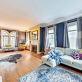 6 Mi to Naval Base: Spacious Waukegan Home w/ Yard