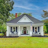 1925 Vintage Farmhouse Close to Everything