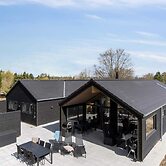 5 Star Holiday Home in Dronningmolle