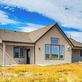 Mtn-view Home w/ Public Land Access in Guffey!
