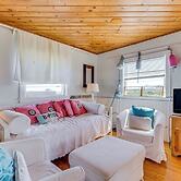 Walk to the Beach: Pet-friendly Gem in Biddeford!